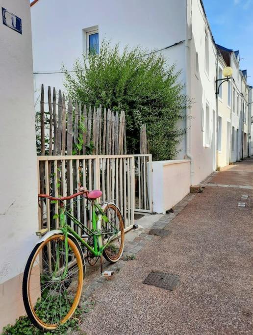 Le Studio D'En O, Au Coeur De La Haute Ville De Pornic. Bagian luar foto